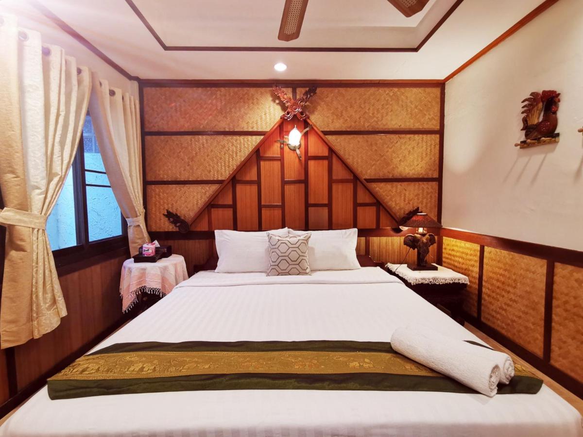 Tavee Guesthouse Bangkok Esterno foto