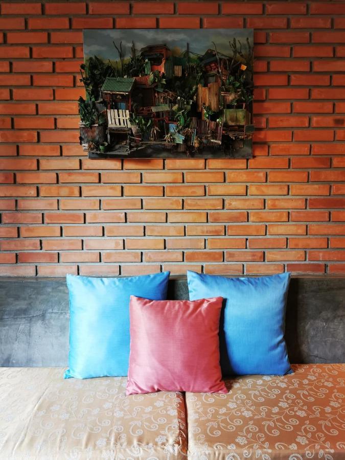 Tavee Guesthouse Bangkok Esterno foto
