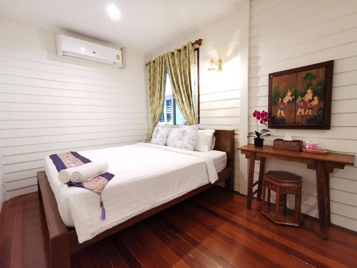 Tavee Guesthouse Bangkok Esterno foto