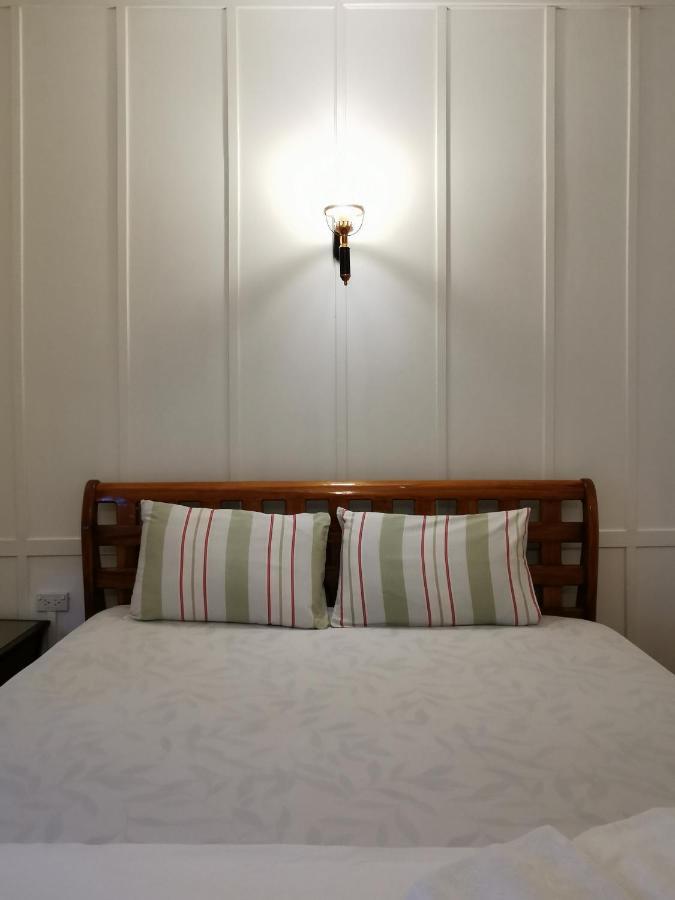 Tavee Guesthouse Bangkok Esterno foto