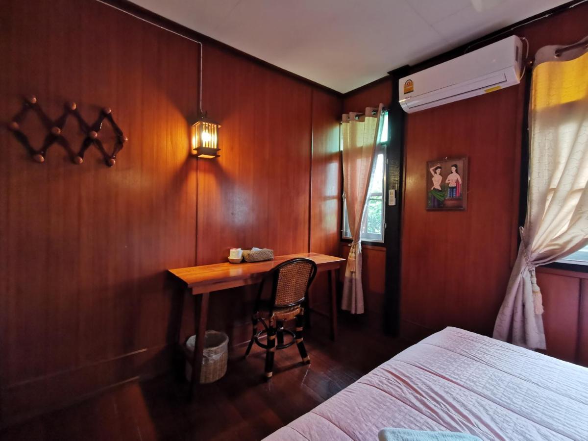 Tavee Guesthouse Bangkok Esterno foto